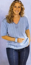 Блуза спицами с V образным вырезом и ажурными дорожками