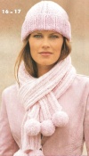 Розовая шапка и шарфик с помпонами